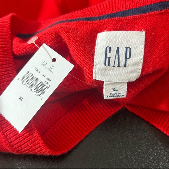 GAP Sweater Men's V-Neck Red Holiday Size XL NWT - Picture 3 of 6